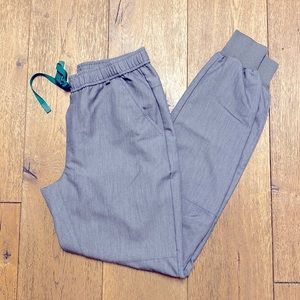 Figs Graphite Tansen Classic Cargo - Men’s Tall Jogger Scrub Pants